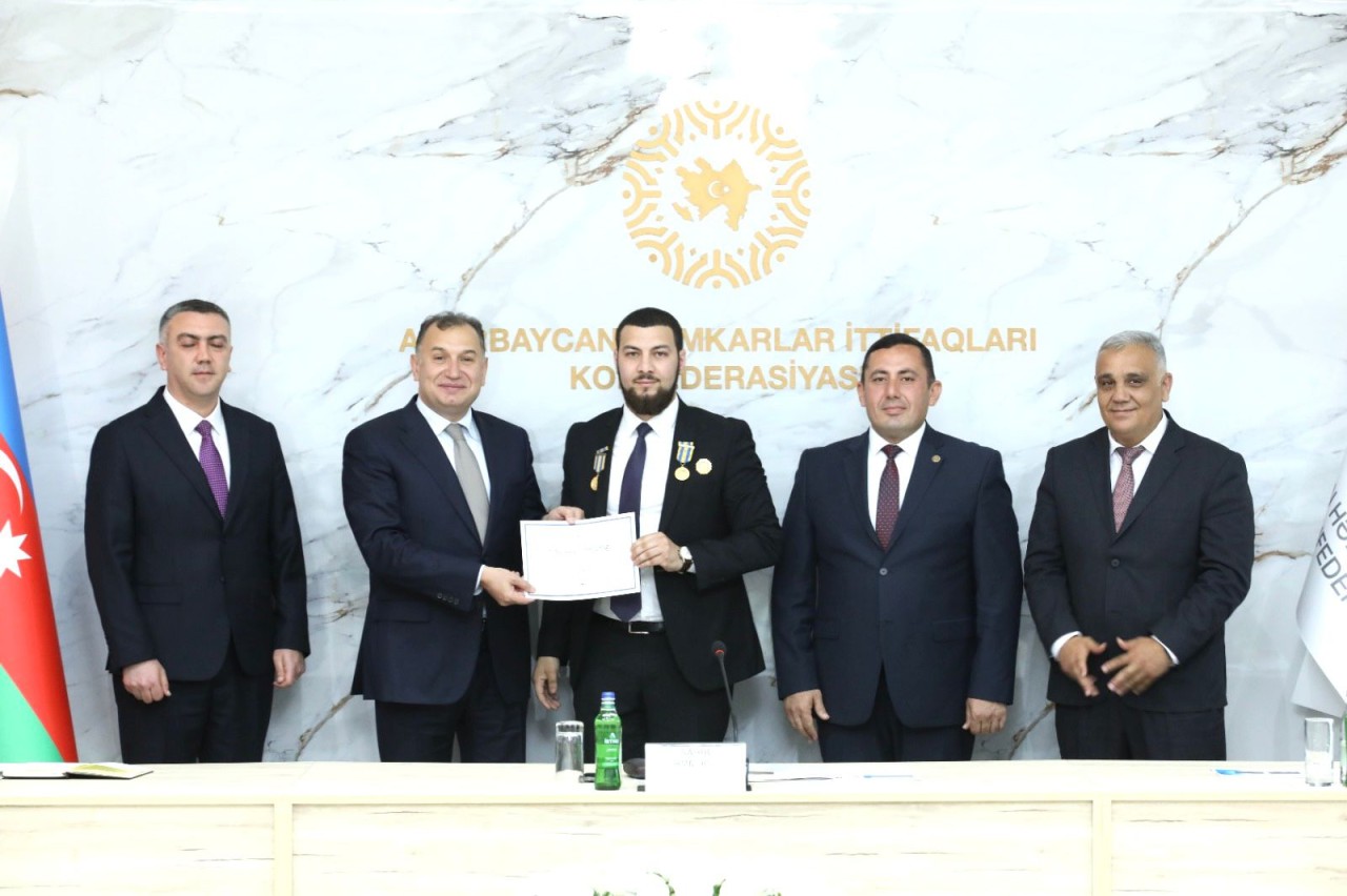AHİK-də idmançılar və məşqçi-müəllimlərlə görüş keçirilib - FOTOLAR